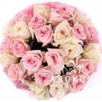 Delicate mix of peony roses