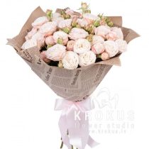 bouquet of peony spray roses